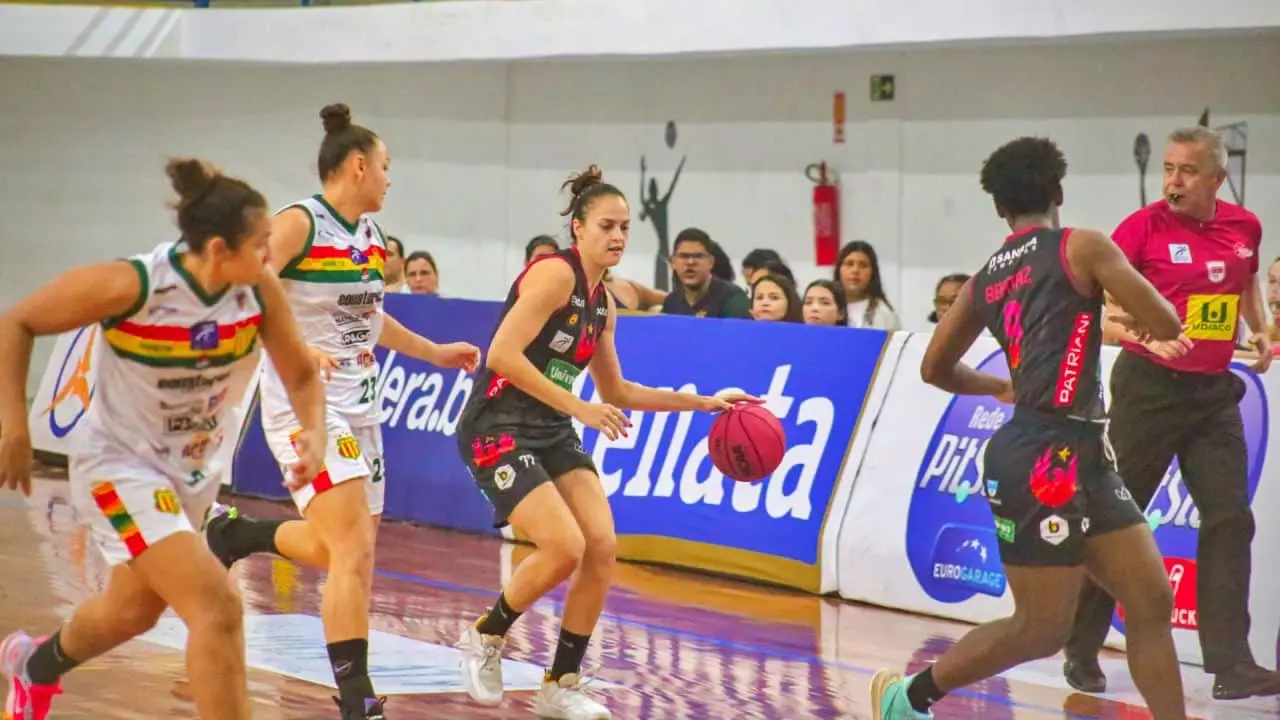 Sampaio Basquete faz jogo superior contra Campinas e lidera tabela da LBF