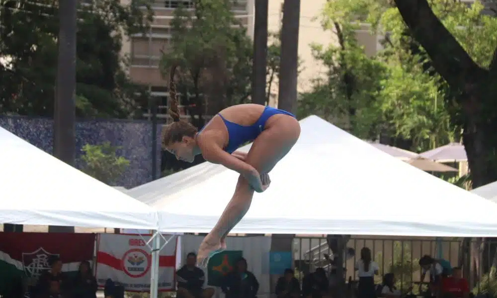 Atleta Luana Lira em ação no Troféu Brasil de saltos ornamentais (Luiza Dunker/CBDA)
