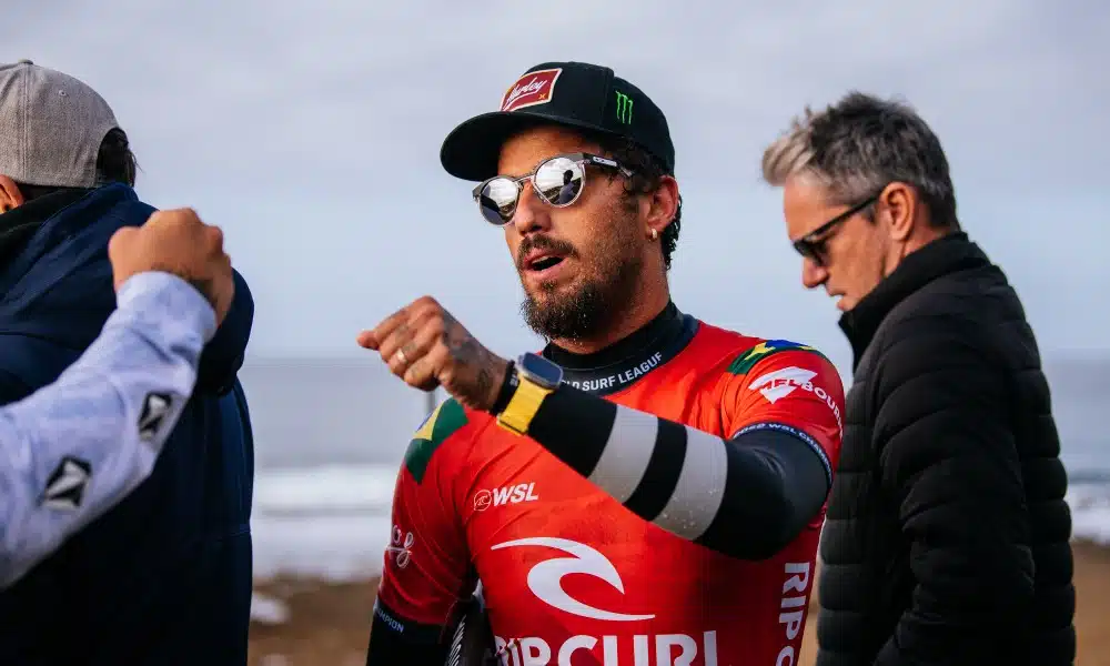 Filipe Toledo vira no fim e vai à semifinal de Bells Beach