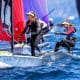 Martine Grael e Kahena Kunze enquanto disputam a Semana Olímpica de vela em Hyères