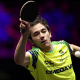 Hugo Calderano enquanto enfrenta Ma long no WTT Champions de Macau