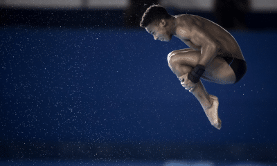 Mas - Isaac Souza enquanto realiza apresentação no Troféu Brasil de saltos ornamentais