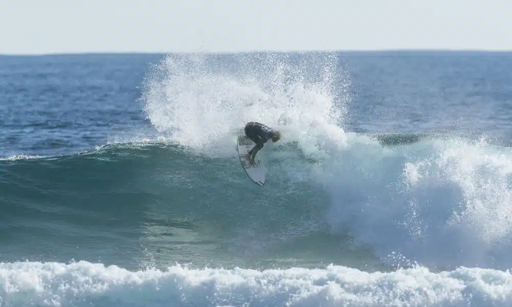 Ítalo Ferreira pega onda em MArgaret River