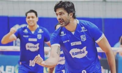Leandro Vissotto vibra na final da Superliga masculina