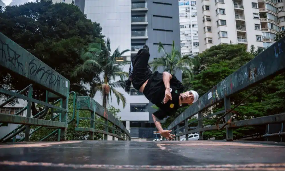Luan San enquanto atua em evento de breaking no Rio de Janeiro