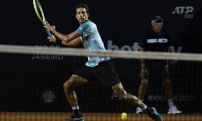Marcelo Melo enquanto joga com John Peers em Munique