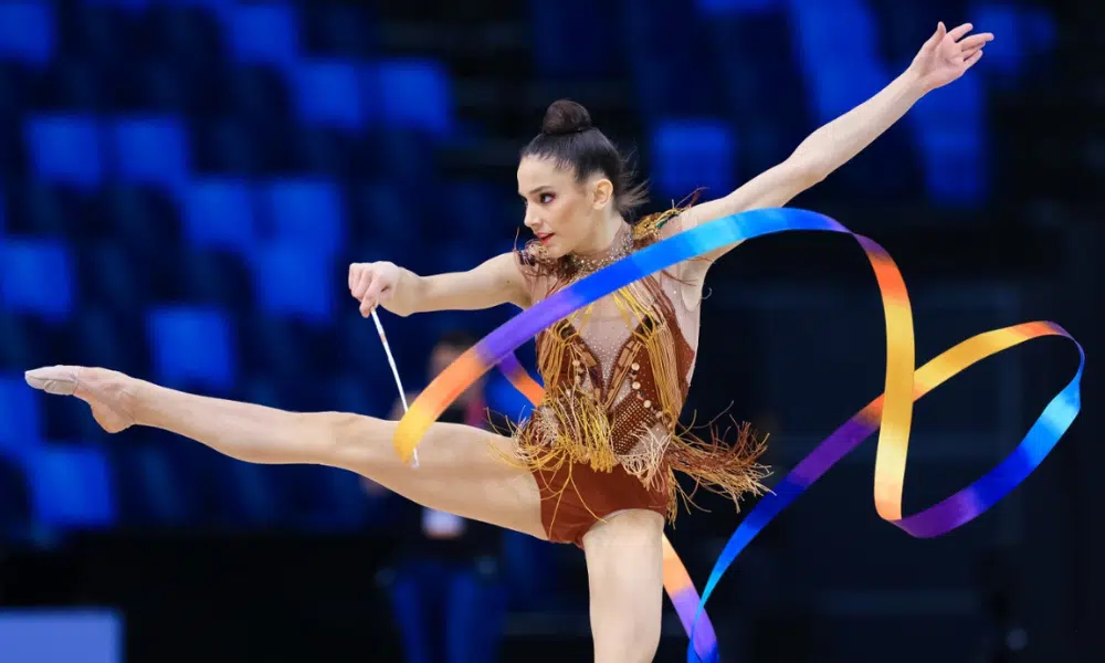 Maria Eduarda Alexandre se destaca no sul-americano de ginástica rítmica (Foto: Ricardo Bufolin/CBG)