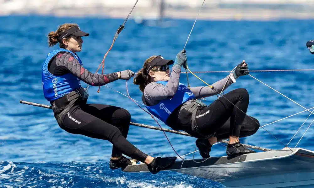 Martine Grael e Kahena Kunze enquanto disputam o Troféu Princesa Sofia de vela Martine e Kahena