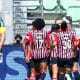 Na imagem, jogadoras do São Paulo comemorando o gol contra o Palmeiras.