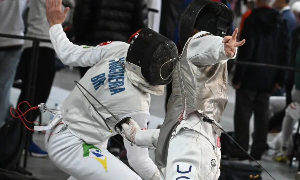 Pedro Nogueira e Alan Patrick Burberry no florete do Mundial Cadete de esgrima