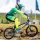 Priscilla Stevaux enquanto compete na Copa Europeia de Ciclismo BMX Rancing