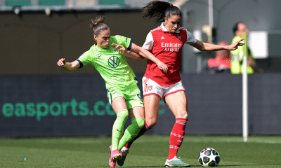 Rafaelle enquanto joga com o Arsenal contra o Wolfsburg na Champions League de futebol feminino