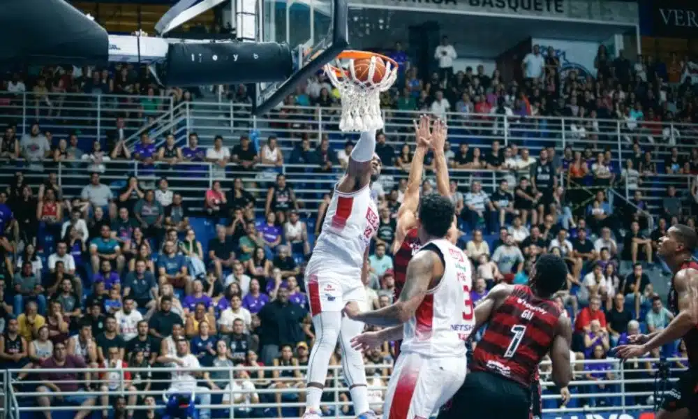 Sesi Franca e Flamengo se enfrentam pelo NBB Basquete. Hoje os dois clubes disputam a final da Champions Lague Américas, a BCLA (Foto: Marcos Limonti/Sesi Franca)