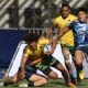 Na imagem, disputa entre brasileiros e coreanos no rúgbi sevens.