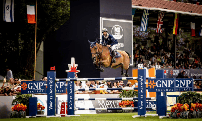 Yuri Mansur e Miss Blue Mystic Rose enquanto competem no Global Champions Tour de hipismo saltos