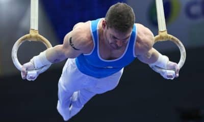 Mas Arthur Zanetti. O ginasta brasileiro foi fotografado enquanto se apresentava nas argolas no Troféu Brasil