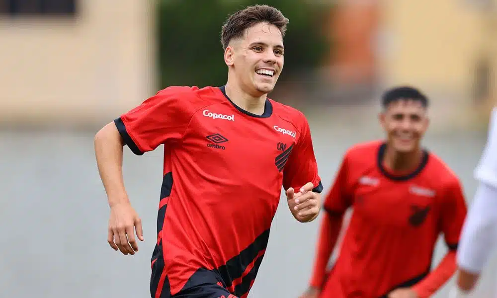 Mas - Jogador do Athlético Paranaense comemora gol no Brasileiro Sub-20 de futebol masculino