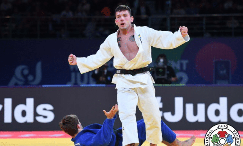 Mas Mundial de Judô Daniel Cargnin comemora após vencer uma luta