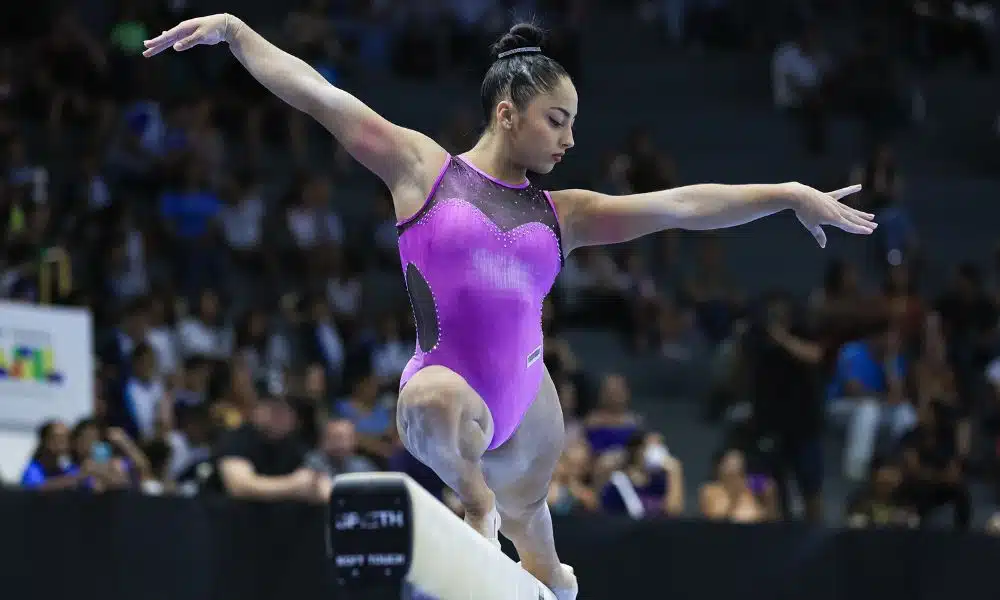 Mas - Júlia Soares na trave no Troféu Brasil de ginástica artística. Ela irá competir no Pan-Americano de ginástica na Colômbia