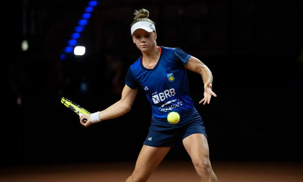 Mas - Laura Pigossi em ação na Billie Jean King Cup. Assim Brasil x Alemanha