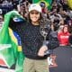 Rayssa Leal com o troféu da Etapa de Chicago da SLS