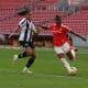 Mas - Jogadoras de Santos e Internacional disputam bola no Brasileiro Feminino ao vivo - ela se enfrentam no canindé na ladies cup
