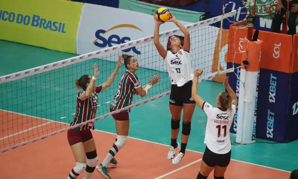 Flamengo e Fluminense enquanto se enfrentam na Superliga de vôlei feminino ao vivo
