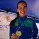 Mas - Viviane Lyra posa para foto com a medalha de ouro
