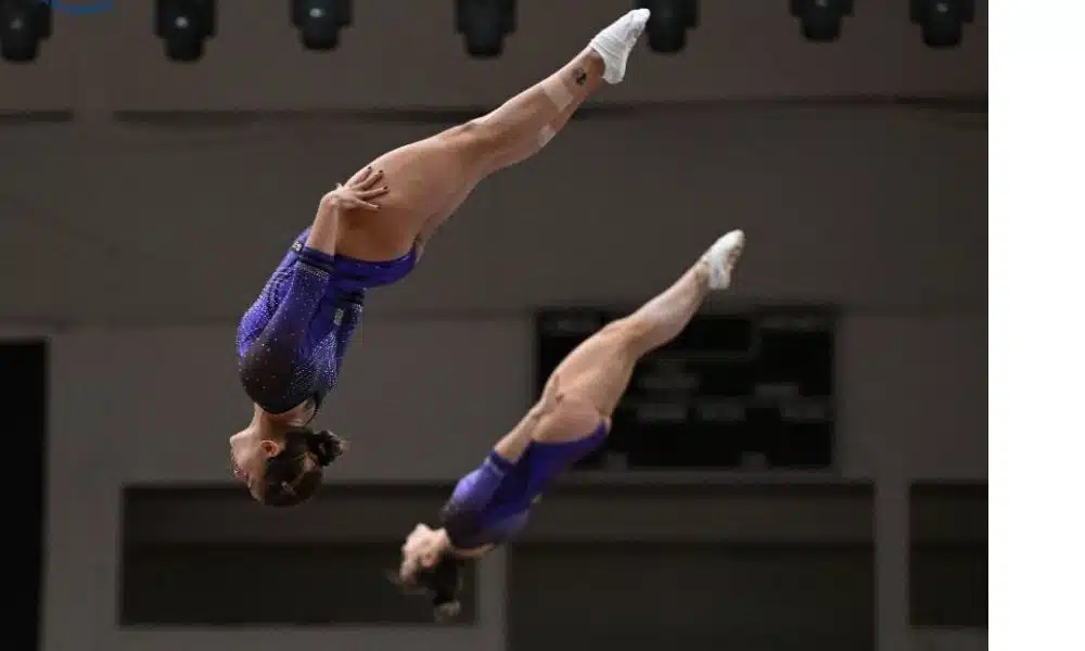 Alice Gomes e Camilla Lopes durante apresentação no Pan-Americano de Ginástica de Trampolim