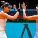 Bia Haddad Maia enquanto joga com Victoria Azarenka no WTA 1000 de Madrid WTA 1000 de Roma