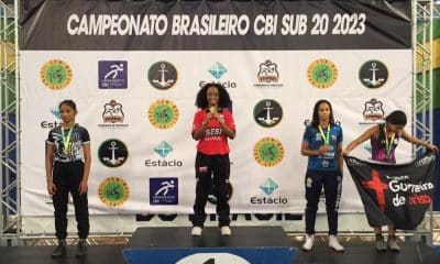 Um dos pódios do Brasileiro Interclubes Sub-20 de wrestling, onde o Sesi foi o grande destaque (Reprodução/Instagram/@dudakeysluta)