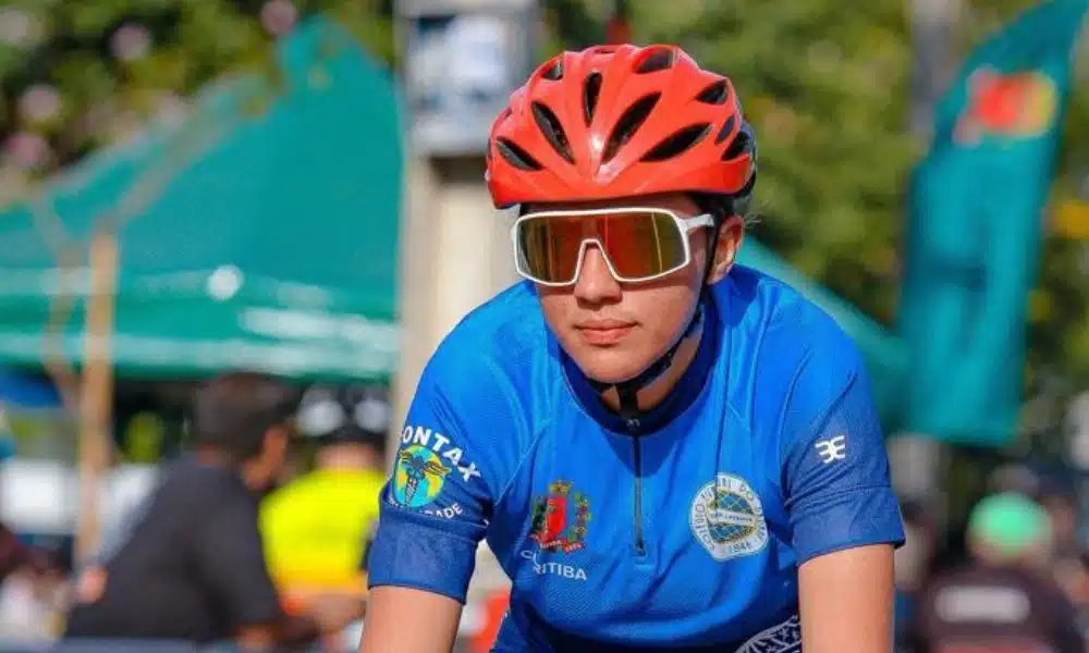 A jovem ciclista brasileira Nicolly Miguel (Divulgação/Colégio Estadual do Paraná)