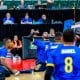 Brasileiros e argentinos disputam bola na rede no Parapan-Americano de vôlei sentado (Foto: Divulgação/Panamerica Paravolley)
