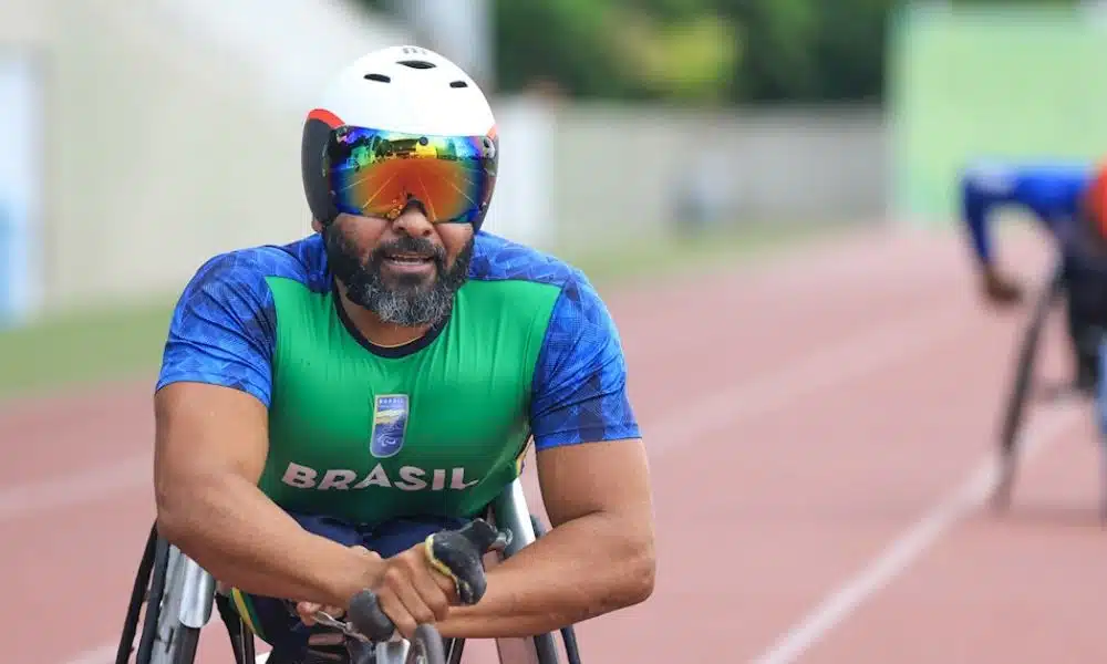 Parré sorri após terminar prova de atletismo (Foto: Roberto Souza/CPB)
