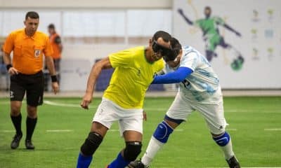 Raimundo Nonato tenta passar pela marcação de jogador argentino em competição realizada no CT Paralímpico; ambas as seleções são cabeças de chave do Grand Prix (Foto: Alessandra Cabral/CPB)