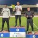 Erik Cardoso e Felipe Bardi dos Santos no pódio do Meeting Internacional de Atletismo do Chipre