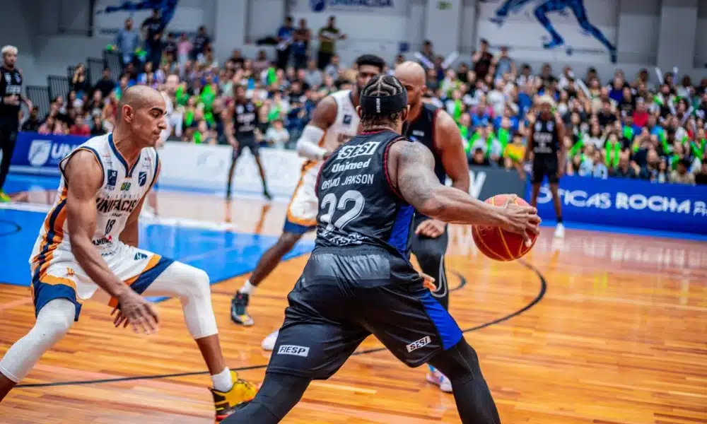 Franca bate Unifacisa e empata série pelas quartas do NBB