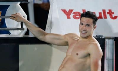 Kayky Mota comemorando marca nos 100m borboleta