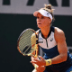 Laura Pigossi se prepara para receber saque no quali de Roland Garros