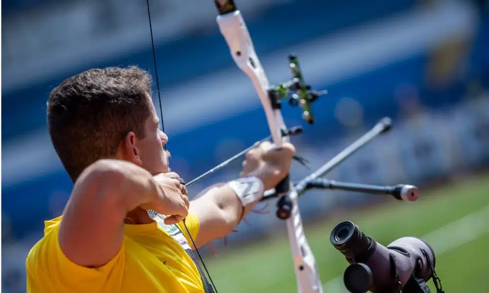 Marcus D'Almeida em ação na Copa do Mundo de tiro com arco de Xangai