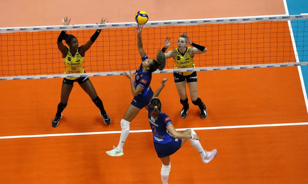 Pri Heldes levanta a bola em duelo do Minas vs Praia Clube pela final da Superliga de vôlei feminino ao vivo