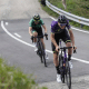 Nicolas Sessler, com o uniforme da Global 6 Cycling, faz fuga com outro ciclista na Volta da Grécia de ciclismo estrada
