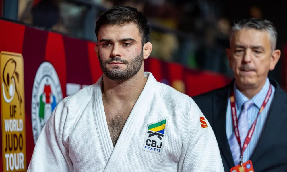 Rafael Macedo enquanto se prepara para lutar no Mundial de judô. Giovani Ferreira