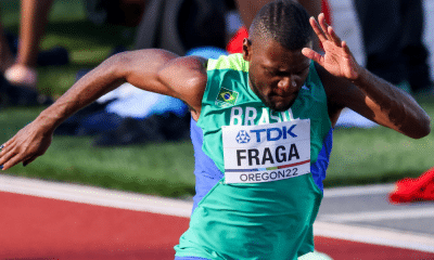 Samory Uiki enquanto corre para disputar prova da World Athletics