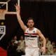 Elinho, armador do São Paulo, comemora cesta tripla contra Flamengo pelo jogo 2 da semifinal do NBB