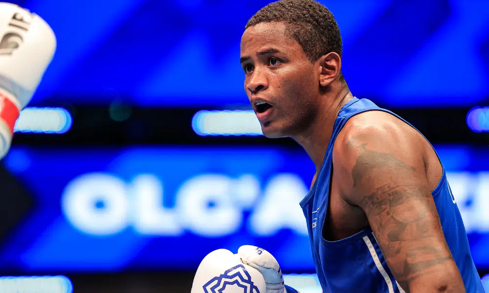 Wanderson de Oliveira em ação no Mundial de boxe
