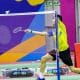 Yuiki Rodrigues, atleta da classe SU 5 do parabadminton, em ação