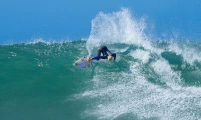 Tatiana Weston-Webb surfa no Surf Ranch em etapa da WSL