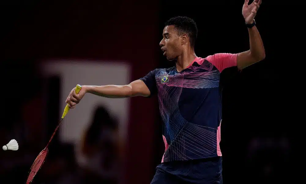 Ygor Coelho enquanto joga no Challenge do México de badminton