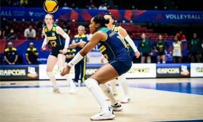 Ana Cristina recebe bola na Liga das Nações de vôlei feminino VNL Feminina